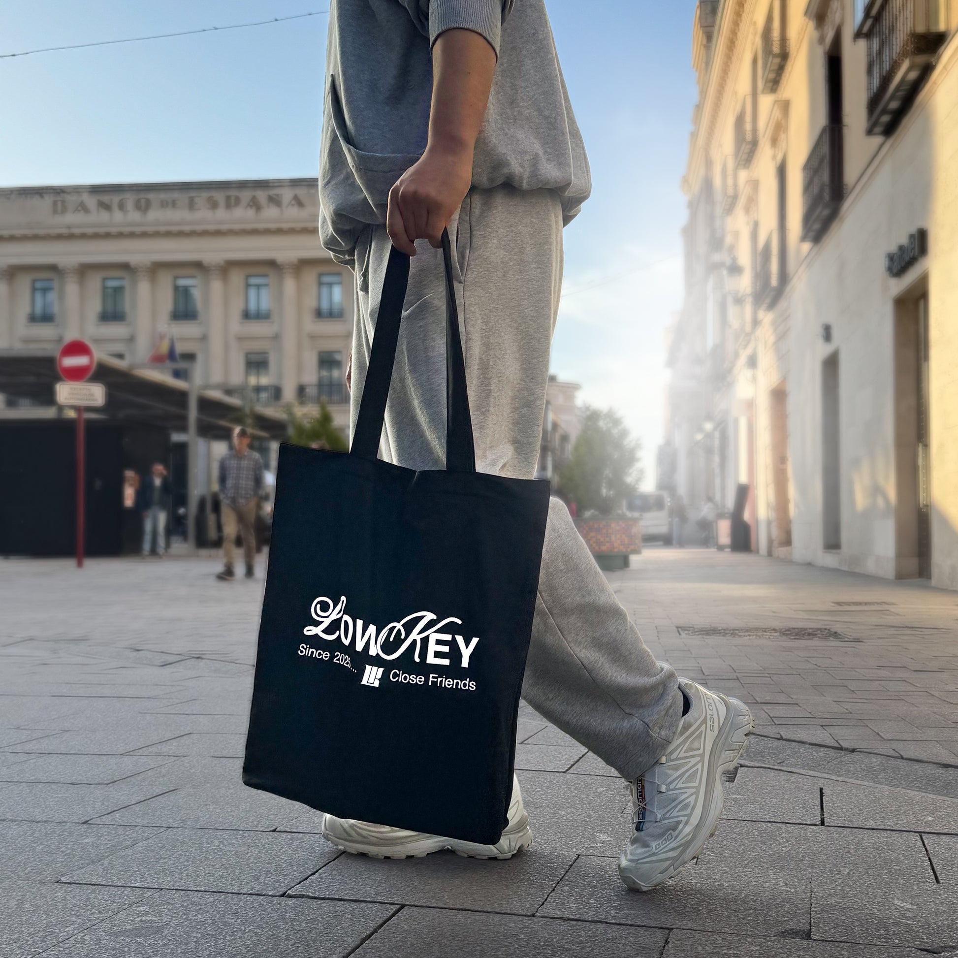 LA TOTE BAG